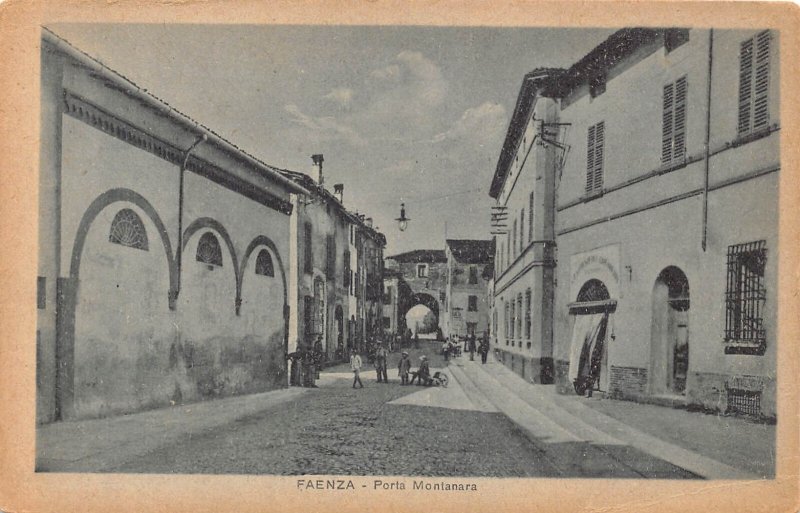 A915 Italy Faenza Porta Montanara vintage postcard