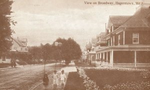 Hagerstown MD-Maryland, 1965 View on Broadway Street View Vintage Old Postcard