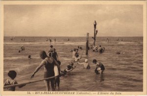 CPA OUISTREHAM RIVA-BELLA - L'Heure du Bain (1227711)