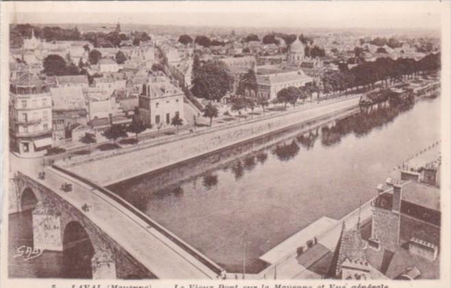 France Laval Le Vieux Pont sur la Mayenne et Vue generale