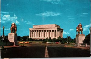 Lincoln Memorial Washington DC Statues Facing Memorial Old Cars Postcard VTG UNP 