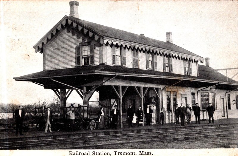 USA Railroad Station Tremont Massachusetts Vintage Postcard 09.90