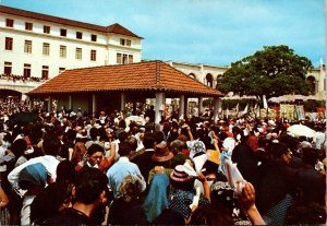 CONTINENTAL SIZE POSTCARD FATIMA PORTUGAL CROWDED PEOPLE SCENE