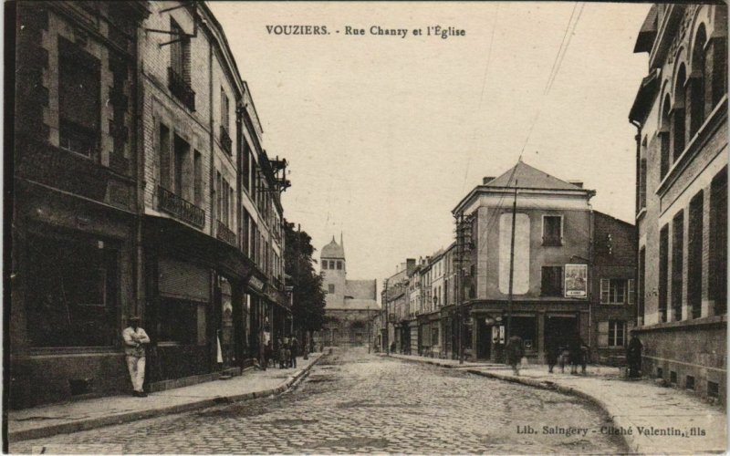 CPA VOUZIERS - Rue CHANZY et l'Église (134864)