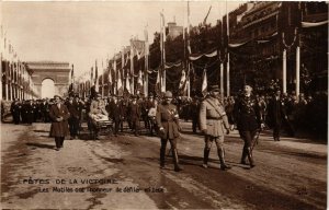 CPA MILITAIRE Fétes de la Victoire-Les Mutilés ont l'honneur de défiler (317470)