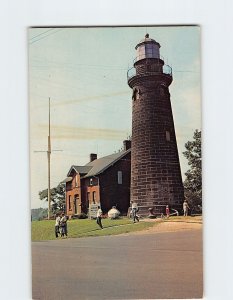 Postcard Fairport Lighthouse and the adjoining Marine Museum, Fairport, Ohio