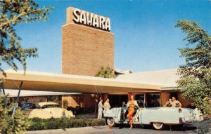 HOTEL SAHARA 1950s Cars Nevada LAS VEGAS Roadside Chrome 1957 Vintage Postcard