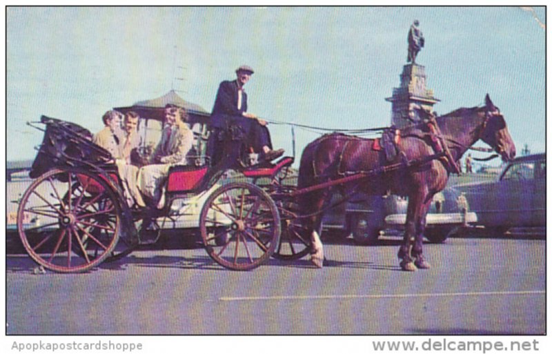 Canada Quebec La Cite A Caleche At The Foot Of Champlain Monument 1952