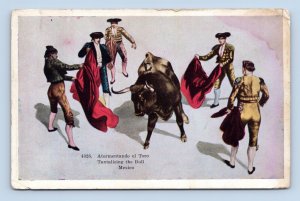 Matador Tantalizing the Bull Postcard Atormentando El Toro Mexico DB Postcard P4