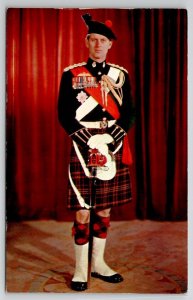 His Royal Highness Prince Philip Uniform Of Col Chief Highlanders Postcard R23