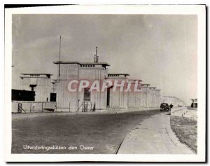 Postcard Modern Afsluitdijk Uitwateringssluizen den Oever