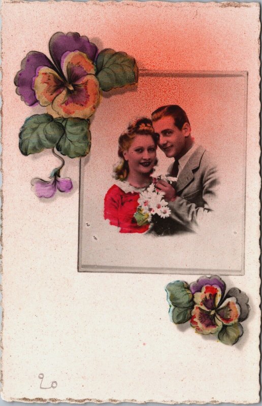 Romantic Couple In Love Vintage RPPC C049