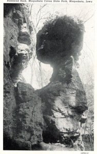 US    PC2443  BALANCED ROCK, MAQUOKETA CAVES PARK, MAQUOKETA, IOWA