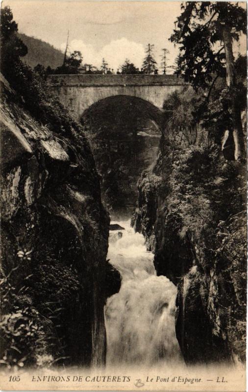 CPA Env. De CAUTERETS Le Pont d'Espagne (415565)