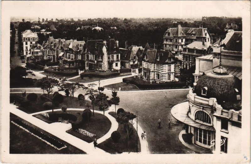 CPA CABOURG Panorama pris du Casino (1250462)