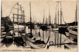 CPA TROUVILLE-DEAUVILLE - Les Bassins (516519)