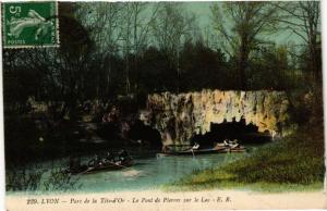 CPA LYON - Parc de la Tete d'Or Le Pont de Pierres sur le Lac (426947)