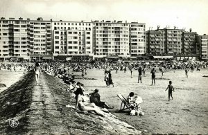 belgium, OOSTENDE OSTENDE, Albert I Wandeling, Strand (1960s) Postcard (2)