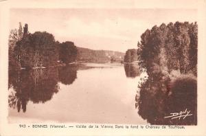 BF3721 bonnes vallee de la vienne dans le fond le france