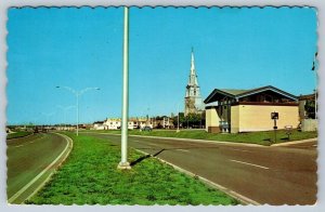 Boulevard Lepage, Rimouski Quebec Canada, Vintage 1971 Chrome Postcard