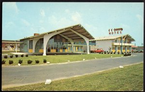 32620) Delaware NEW CASTLE Gateway Motor Inn DuPont Hwy US No. 13 & 40 - Chrome