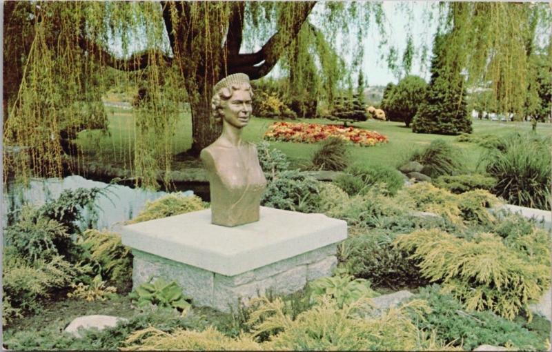 Bust Of Queen Elizabeth Beacon Hill Park Victoria BC Vintage Postcard D63
