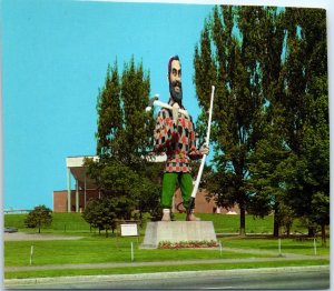 Postcard - Paul Bunyan Statue And Municipal Auditorium - Bangor, Maine