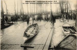 CPA Choisy-le-Roi - La foule auxieuse (275518)