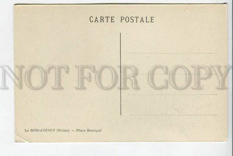 439365 FRANCE Le Bois-d'Oingt Rhone Place Bernigal Vintage postcard