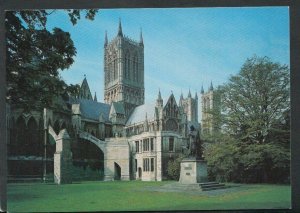 Lincolnshire Postcard - Lincoln Minster From Eastgate    T4127