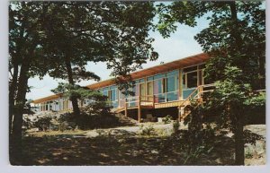 Skyline Suites, Delawana Inn, Honey Harbour, Muskoka, Ontario, Vintage Postcard