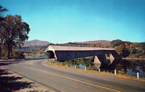 VINTAGE POSTCARD COVERED BRIDGE AT WINDSOR VERMONT