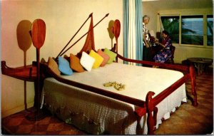 Outrigger Bed, Fishnet Bedspread, Coco Palms Hotel Kauai HI Vintage Postcard S50