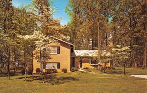 Bethesda Maryland Windsor Split Level Tilden Woods Vintage Postcard K97481