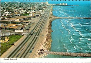 Galveston, TX Texas  SEAWALL BOULEVARD Street Scene VINTAGE Chrome 4X6 Postcard