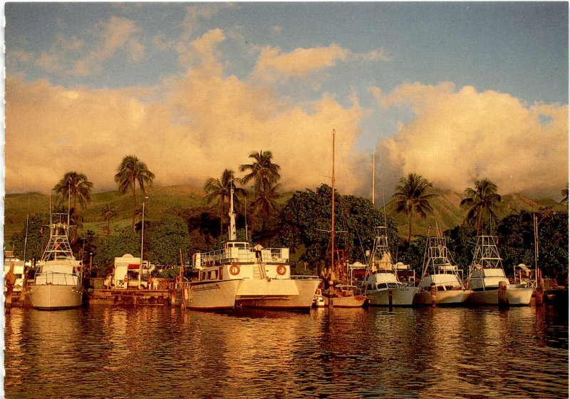 Maui, Lahaina Harbor, history, charm, whaling town, bustling harbor, to postcard