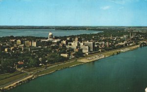 USA Fabulous Madison in Wonderful Wisconsin Chrome Postcard  03.80