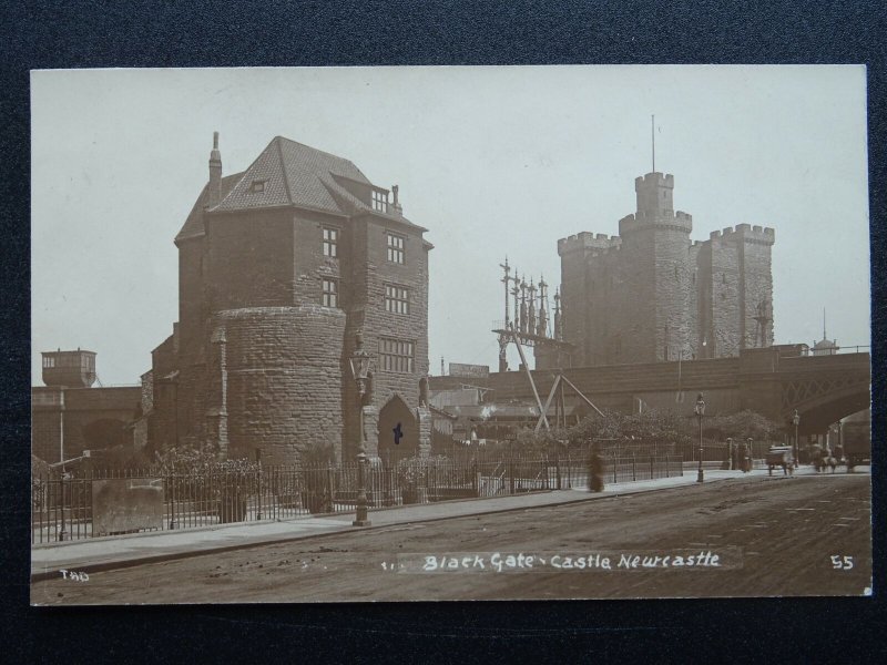 Tyne & Wear NEWCASTLE Black Gate & Castle - Old RP Postcard