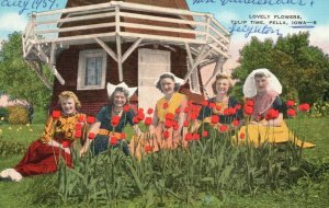 Vintage Postcard 1930's Dutch Women Lovely Flowers Tulip Time Pella Iowa IA