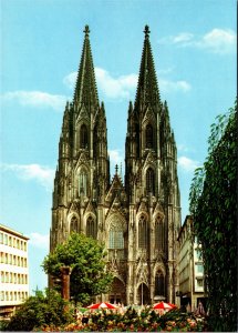 Postcard Germany Cologne Cathedral exterior front