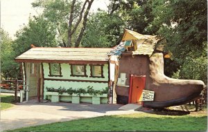 Postcard SD Black Hills Story Book Island Rapid City Shoe House 1968 V203