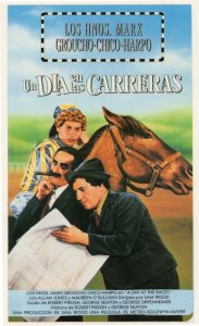 Un Dia Enb Els Carreras Groucho Marx Brothers Horse Racing FilmPostcard