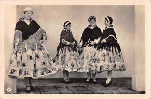B23265 Hungary Paysannes de Sarkoz  types folklore costumes women