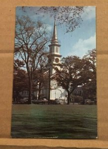 VINTAGE UNUSED POSTCARD - CONGREGATIONAL CHURCH & GREEN, FALMOUTH, MASS.