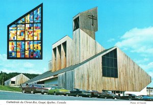 CONTINENTAL SIZE POSTCARD CHRIST THE KING CATHEDRAL AT GASPE' QUEBEC CANADA T2