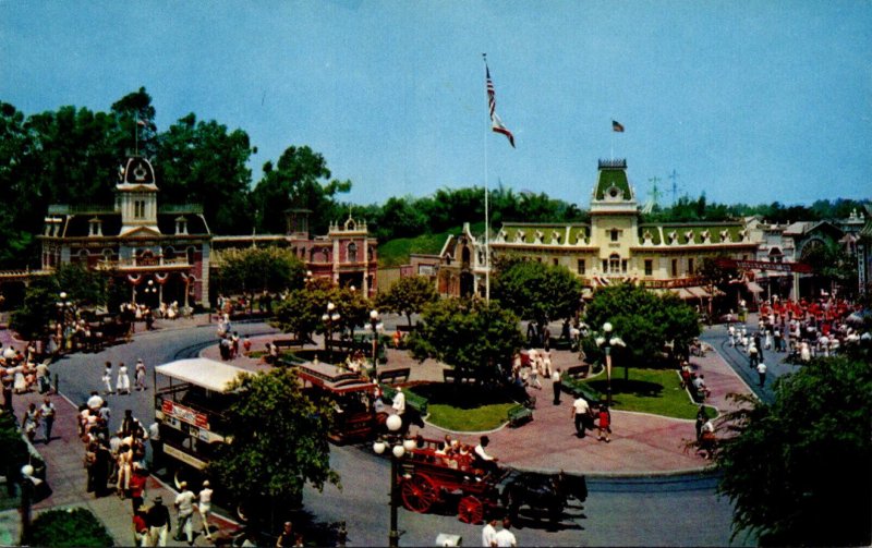 Disneyland Main Street Town Square