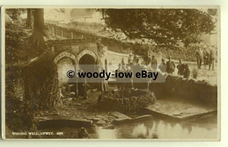 tp0033 - Dorset - Gathering around The Wishing Well c1938, in Upway - Postcard