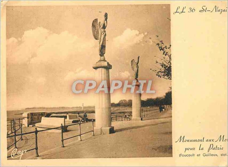 Postcard Modern Monument St Nazaire