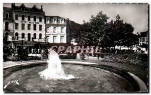 Modern Postcard Bagneres de Bigorre The fountain of Coustous And The Hotel Be...