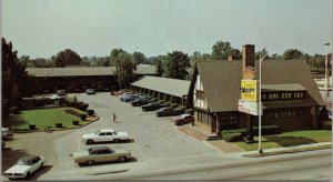 Lincoln Lodge Motel Urbana IL Postcard PC550